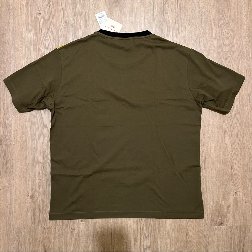 Marni x Uniqlo Colorblock Crew Neck T-Shirt Olive/Yellow Size Large NWT - Picture 2 of 3